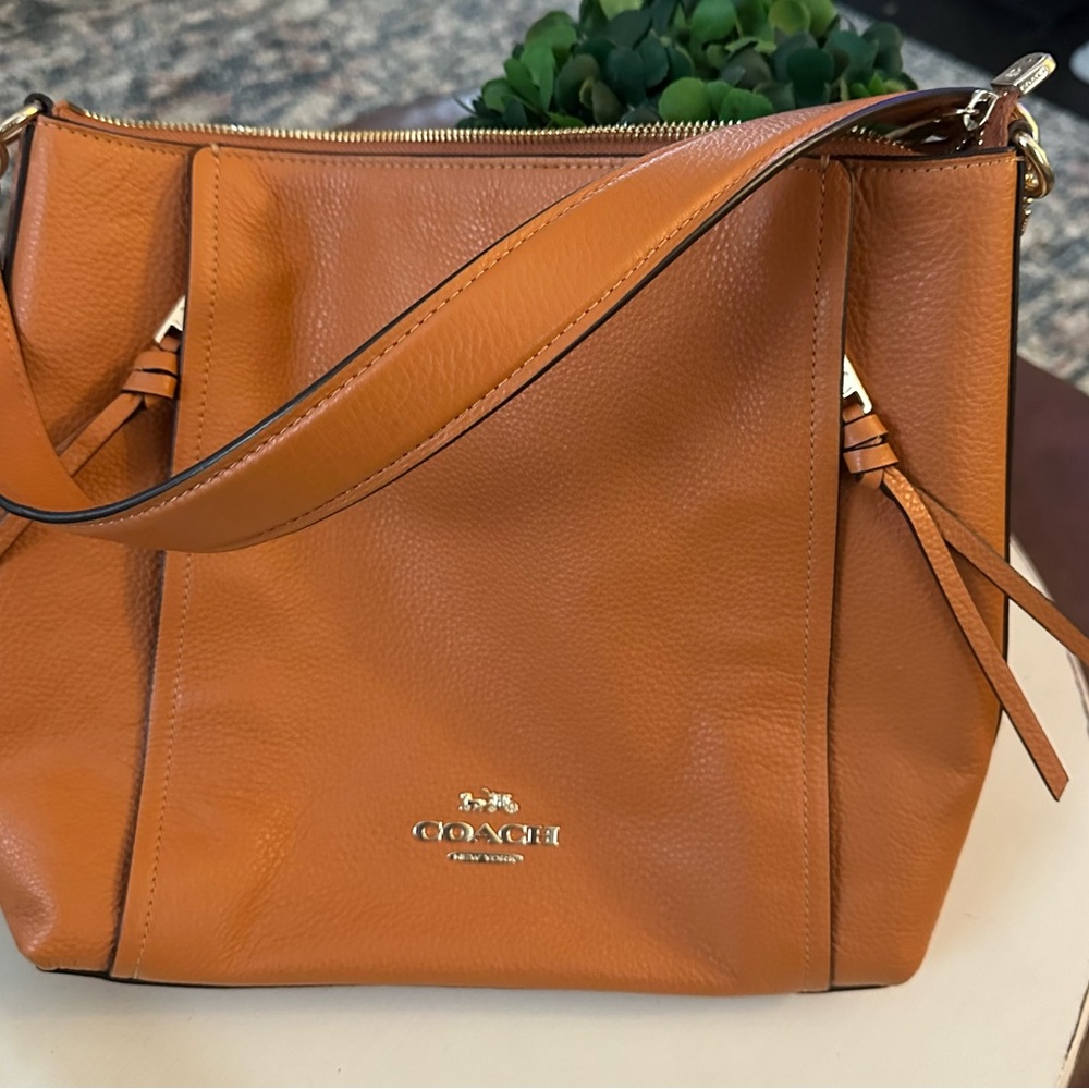 NWOT Coach Bag can be used as a winter/ summer bag